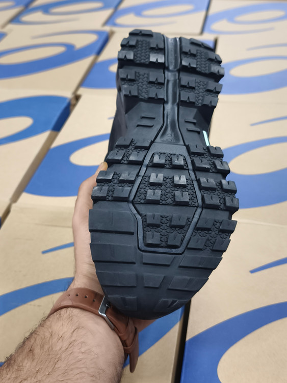 کتونی آن رانینگ گورتکس ضد آب | سایز ۴۰ الی ۴۵ | On Running Cloud tech phase Gore Tex کپی