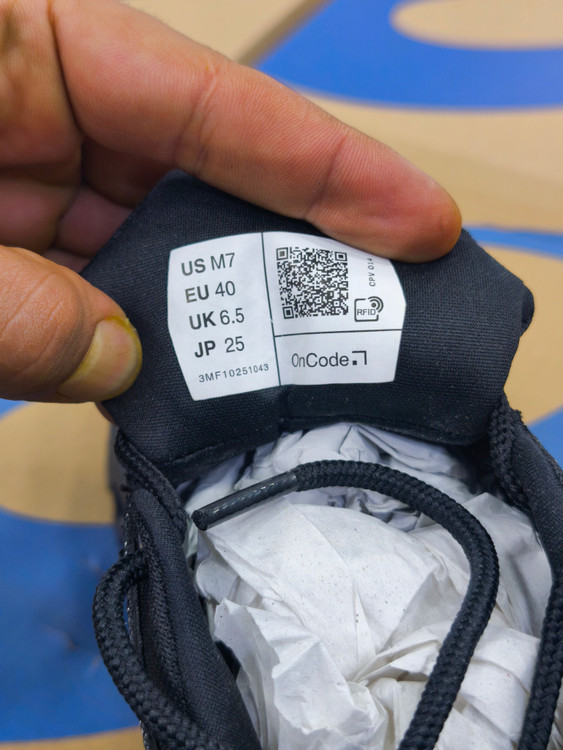 کتونی آن رانینگ گورتکس ضد آب | سایز ۴۰ الی ۴۵ | On Running Cloud tech phase Gore Tex کپی