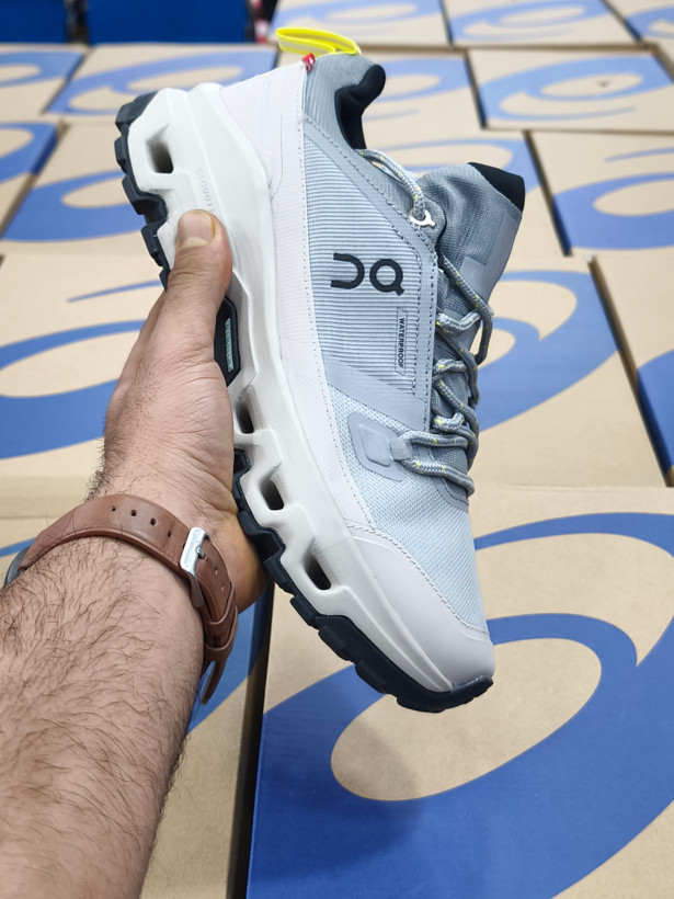 کتونی آن رانینگ گورتکس ضد آب | سایز ۴۰ الی ۴۵ | On Running Cloud tech phase Gore Tex