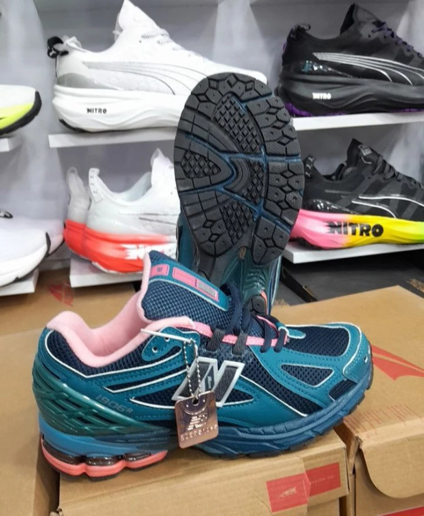 کتونی نیوبالانس 1906 مسترکوالیتی /سایز ۴۰ الی ۴۵/New Balance 1906/فروش عمده و تک