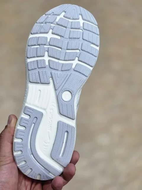 کتونی بروکس گاست 16 مسترکوالیتی /Brooks Ghost 16/سایز 40 الی 45/فروش عمده و تک