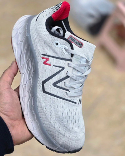کتونی نیوبالانس فرش فوم مسترکوالیتی /New Balance Fresh Foam/سایز 40 الی 45/فروش عمده و تک