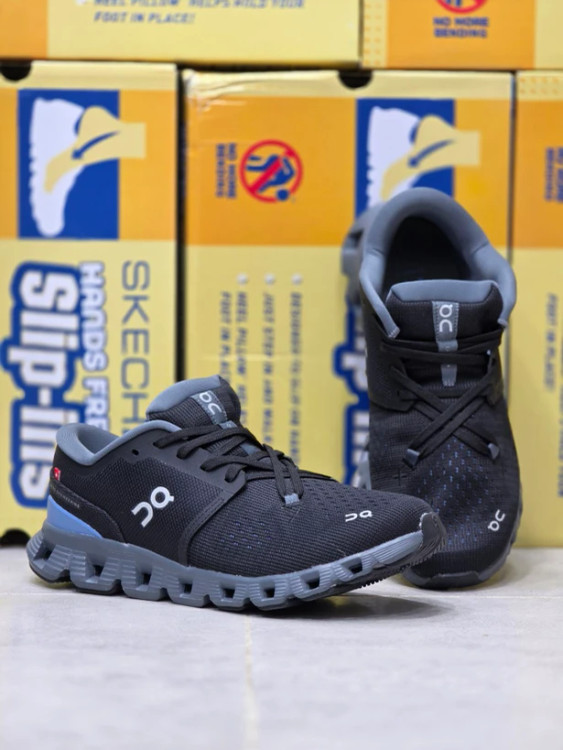 کتونی آن رانینگ کیوسی کلود ایکس 4 مسترکوالیتی/On Running QC Cloud X 4/سایز 40 الی 45/فروش عمده و تک