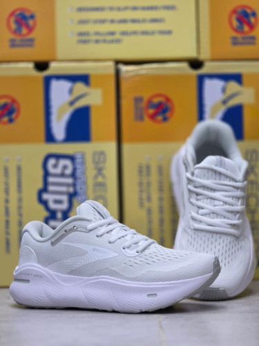 کتونی بروکس گاست مکس 2 /Brooks Ghost Max 2/سایز 40 تا 45/فروش عمده و تک