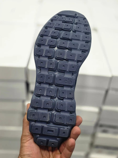 کتونی الو رانر مسترکوالیتی / سایز 40 الی 45 / Alo Runner / فروش عمده و تک