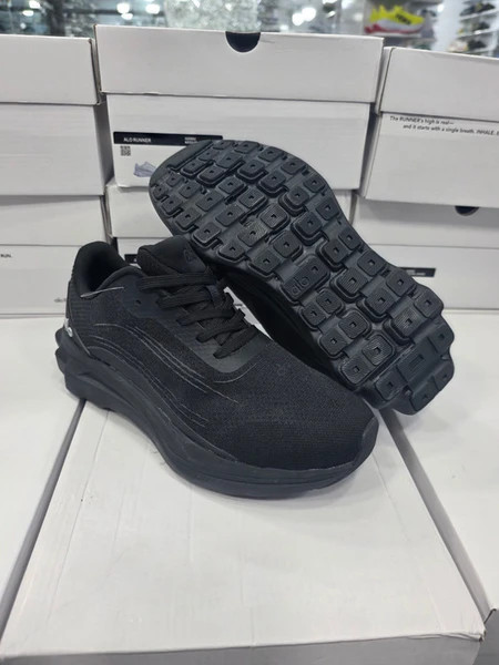 کتونی الو رانر مسترکوالیتی / سایز 40 الی 45 / Alo Runner / فروش عمده و تک