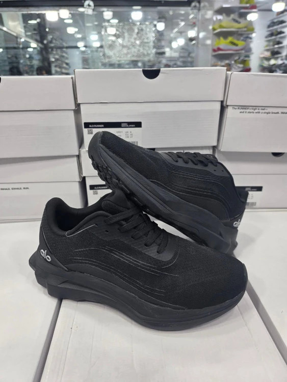 کتونی الو رانر مسترکوالیتی / سایز 40 الی 45 / Alo Runner / فروش عمده و تک