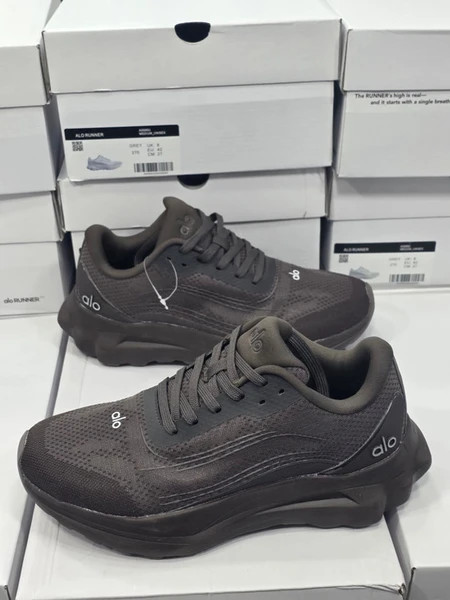 کتونی الو رانر مسترکوالیتی / سایز 40 الی 45 / Alo Runner / فروش عمده و تک