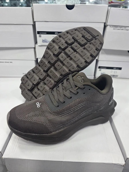 کتونی الو رانر مسترکوالیتی / سایز 40 الی 45 / Alo Runner / فروش عمده و تک