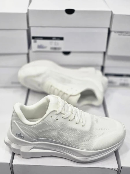 کتونی الو رانر مسترکوالیتی / سایز 40 الی 45 / Alo Runner / فروش عمده و تک