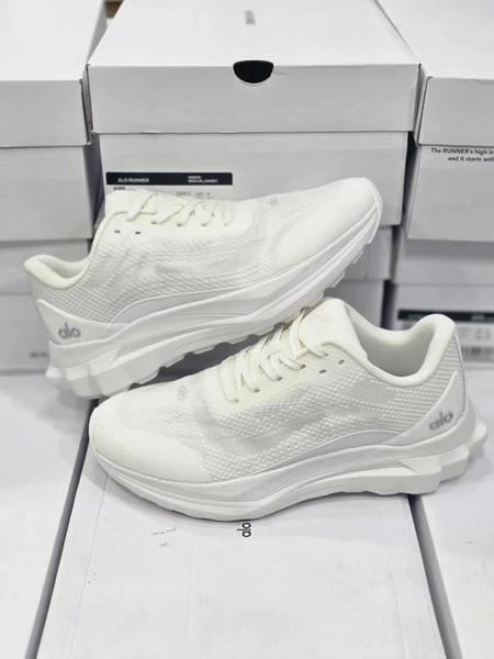 کتونی الو رانر مسترکوالیتی / سایز 40 الی 45 / Alo Runner / فروش عمده و تک