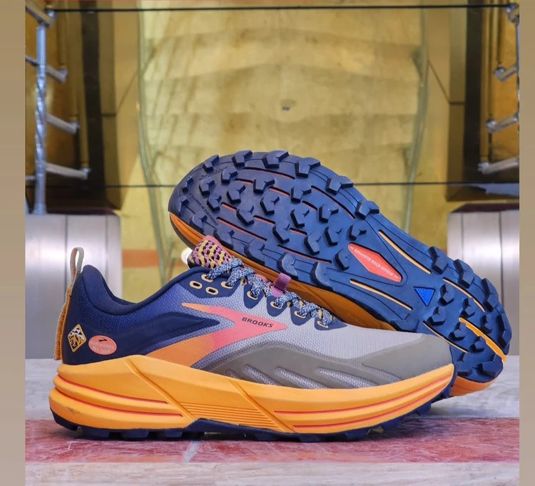 کتونی بروکس کاسکادیا 16 مسترکوالیتی /سایز 40 تا 45/Brooks Cascadia 16/فروش عمده و تک
