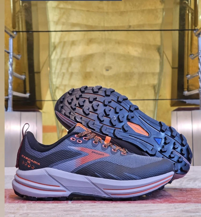 کتونی بروکس کاسکادیا 16 مسترکوالیتی /سایز 40 تا 45/Brooks Cascadia 16/فروش عمده و تک
