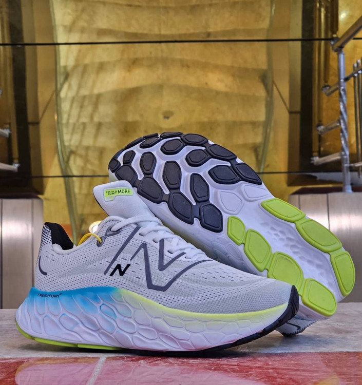 کتونی نیوبالانس فرش فوم مسترکوالیتی /New Balance Fresh Foam/سایز 40 الی 45/فروش عمده و تک
