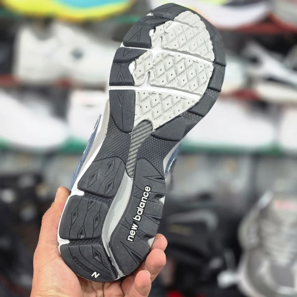 کتونی نیوبالانس ۹۹۰ مسترکوالیتی /سایز 40 الی ۴۵/New Balance 990/ فروش عمده و تک