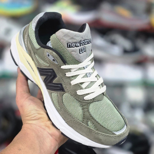 کتونی نیوبالانس ۹۹۰ مسترکوالیتی /سایز 40 الی ۴۵/New Balance 990/ فروش عمده و تک