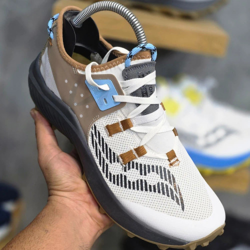 کتونی ساکونی اندروفین ریفت مسترکوالیتی/سایز ۴۰ الی ۴۵/ Saucony Endorphin Rift / فروش عمده و تک