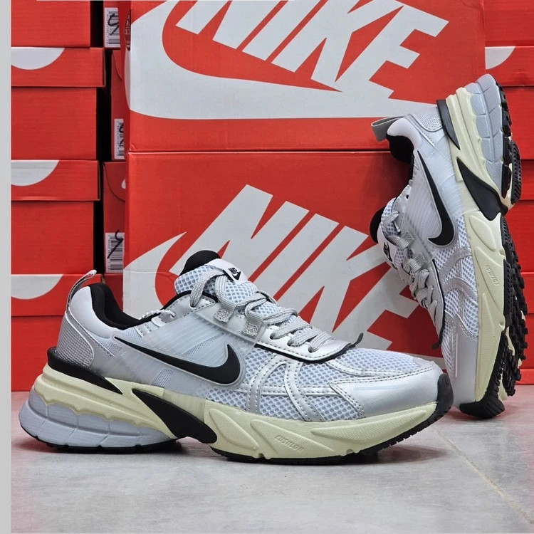 کتونی نایک وی تو کی مسترکوالیتی /سایز 38 الی 45/ست زنانه و مردانه/Nike V2k Run/ فروش عمده و تک