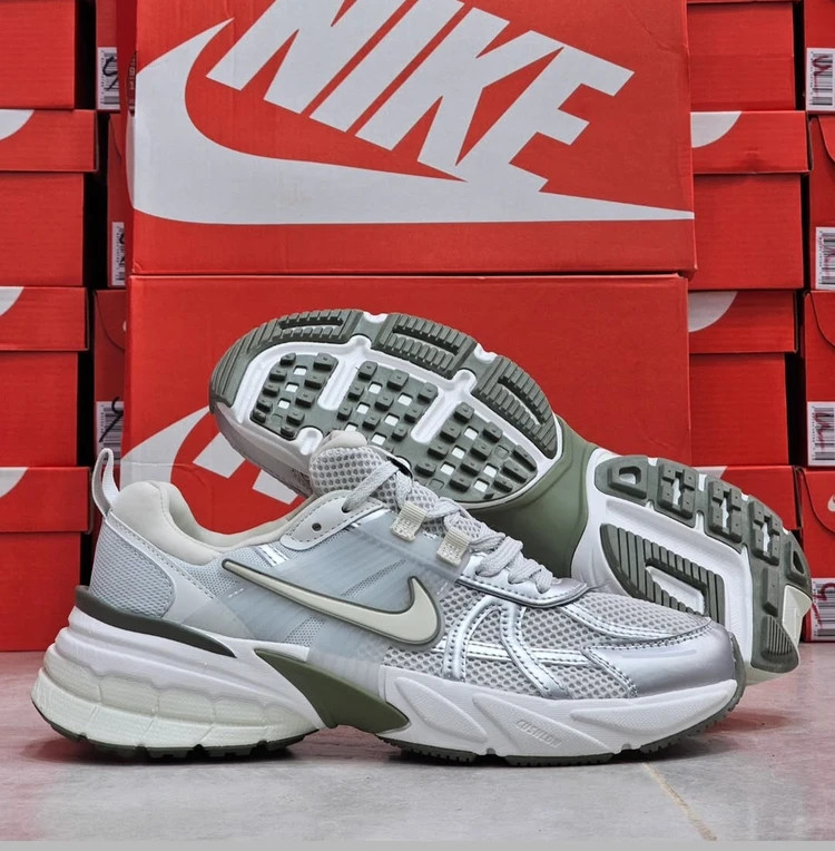 کتونی نایک وی تو کی مسترکوالیتی /سایز 38 الی 45/ست زنانه و مردانه/Nike V2k Run/ فروش عمده و تک