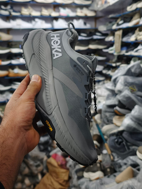 کتونی هوکا ترنسپورت مسترکوالیتی/ زیره ویبرام ضد آب کیفیت عالی/سایز 40 تا 45/Hoka Transport/فروش عمده و تک