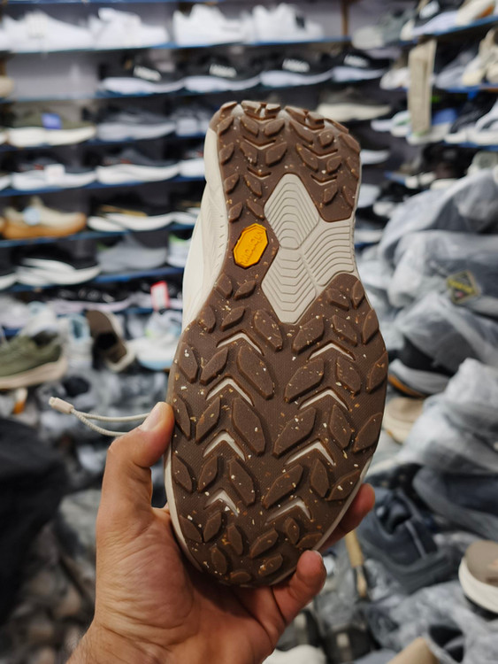 کتونی هوکا ترنسپورت مسترکوالیتی/ زیره ویبرام ضد آب کیفیت عالی/سایز 40 تا 45/Hoka Transport/فروش عمده و تک