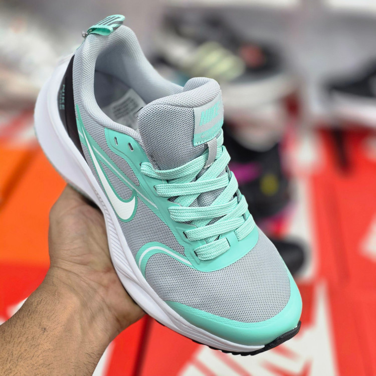 کتونی نایک زوم ایکس مسترکوالیتی /Nike Zoom X/سایز 38 تا 40/فروش عمده و تک