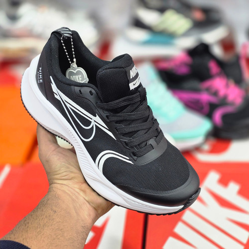 کتونی نایک زوم ایکس مسترکوالیتی /Nike Zoom X/سایز 38 تا 40/فروش عمده و تک