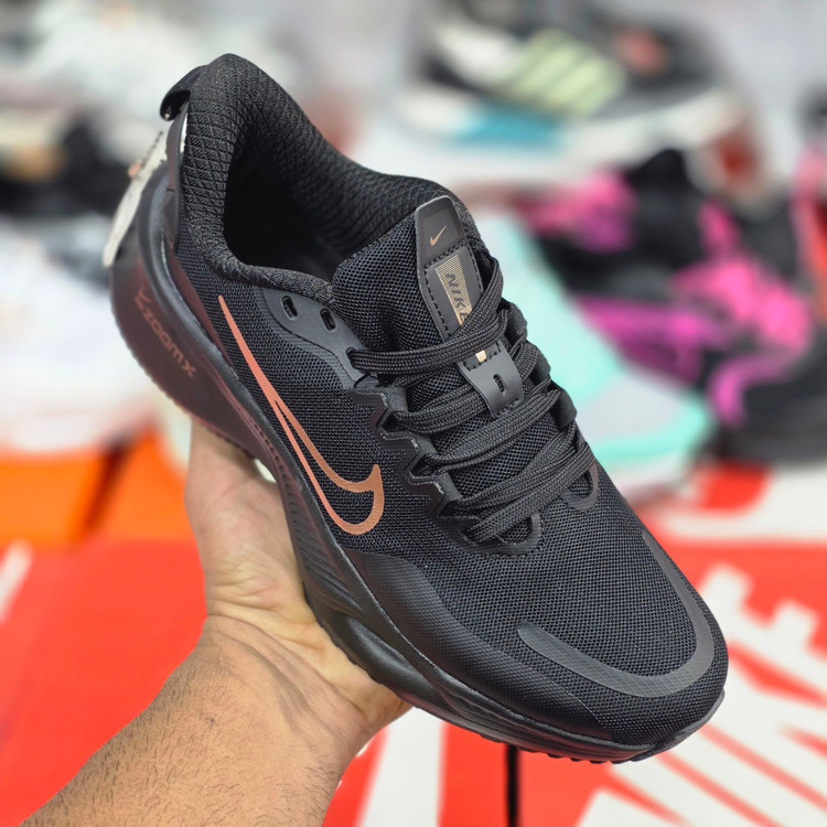 کتونی نایک زوم ایکس مسترکوالیتی /Nike Zoom X/سایز 38 تا 40/فروش عمده و تک