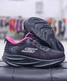 کتونی رانینگ زنانه اسکیچرز Skechers Go Run Hyper Burst Ice مشکی صورتی
