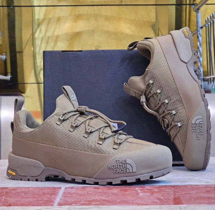 بوت نورث فیس مسترکوالیتی/زیره ویبرام و ضدآب/سایز 40 الی 45/The North Face Glenclyffe Low/ فروش عمده و تک