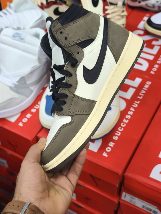 کتونی نایک ایر جردن ساق دار مسترکوالیتی ویتنامی /سایز 40 الی 45/Nike Air jordan/فروش عمده و تک