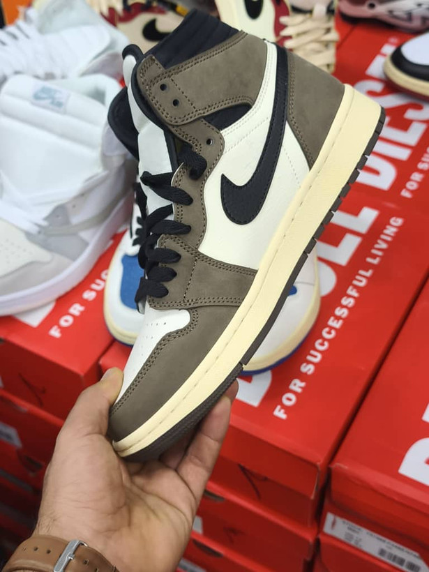 کتونی نایک ایر جردن ساق دار مسترکوالیتی ویتنامی /سایز 40 الی 45/Nike Air jordan/فروش عمده و تک