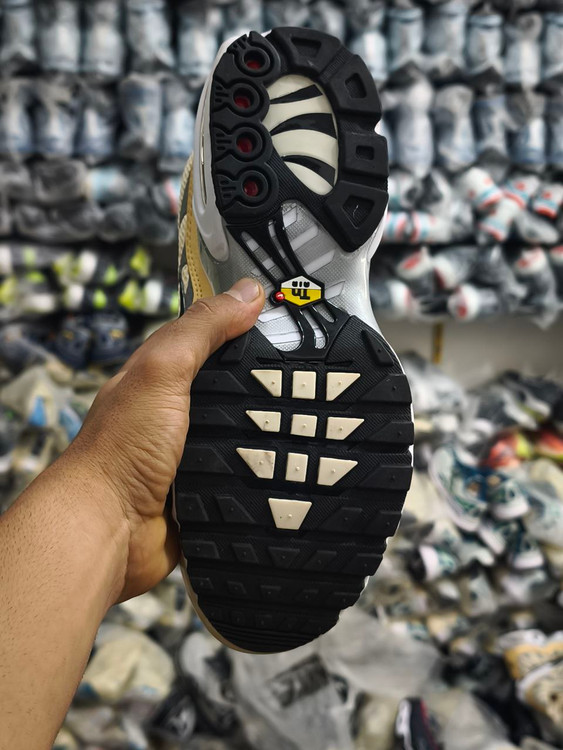 کتونی نایک ایرمکس تی ان پلاس مسترکوالیتی / سایز 40 الی 46 /Nike Air Max TN Plus / فروش عمده و تک