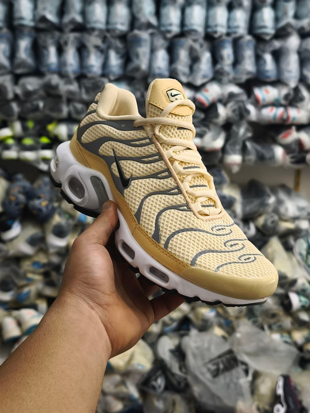 کتونی نایک ایرمکس تی ان پلاس مسترکوالیتی / سایز 40 الی 46 /Nike Air Max TN Plus / فروش عمده و تک