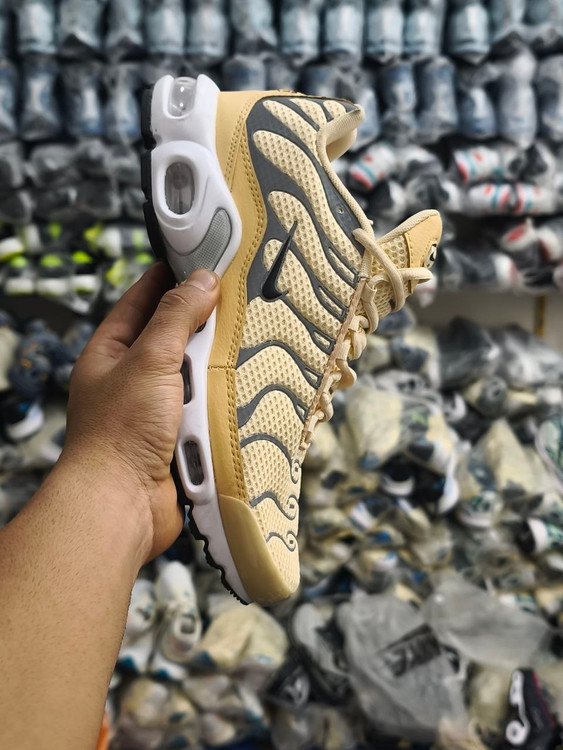 کتونی نایک ایرمکس تی ان پلاس مسترکوالیتی / سایز 40 الی 46 /Nike Air Max TN Plus / فروش عمده و تک
