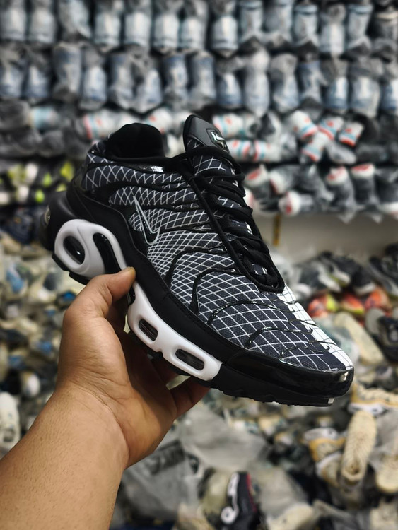 کتونی نایک ایرمکس تی ان پلاس مسترکوالیتی / سایز 40 الی 46 /Nike Air Max TN Plus / فروش عمده و تک