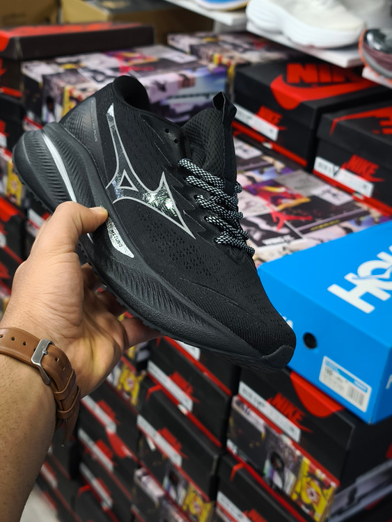 کتونی میزانو Mizuno مدل Astro Plus | سبک، راحت و زیبا