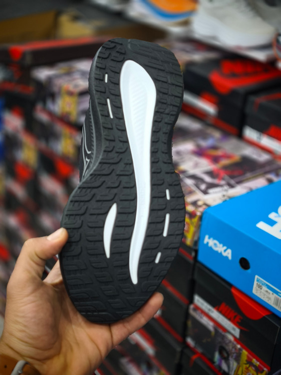 کتونی میزانو Mizuno مدل Astro Plus | سبک، راحت و زیبا