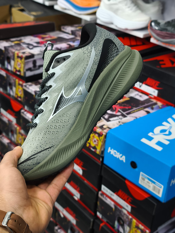 کفش میزانو Mizuno مدل Astro Plus | سبک، راحت و زیبا | سایز ۴۰ الی ۴۵ گ