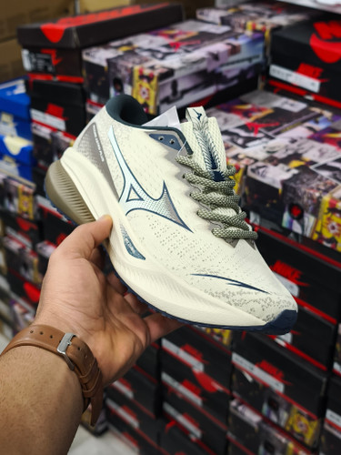 کفش میزانو Mizuno مدل Astro Plus | سبک، راحت و زیبا | سایز ۴۰ الی ۴۵ گ