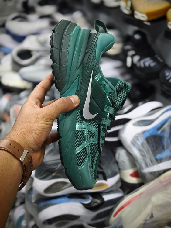 کتونی نایک وی تو کی /سایز 40 الی 45/Nike V2k Run/ فروش عمده و تک