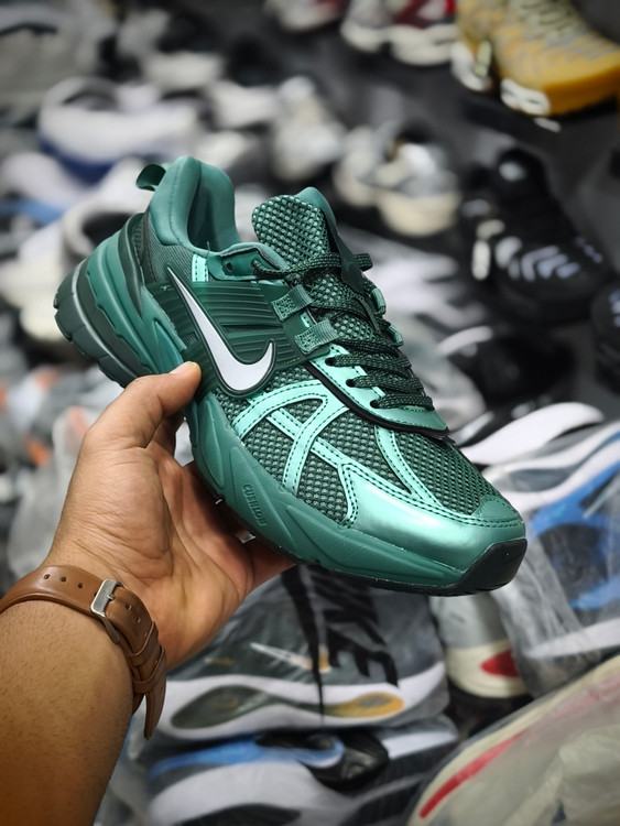 کتونی نایک وی تو کی /سایز 40 الی 45/Nike V2k Run/ فروش عمده و تک