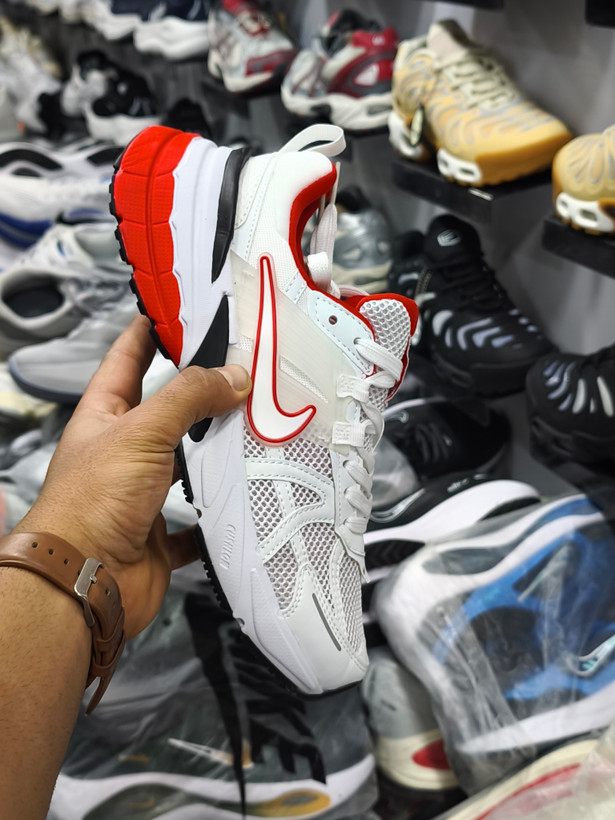 کتونی نایک وی تو کی /سایز 40 الی 45/Nike V2k Run/ فروش عمده و تک