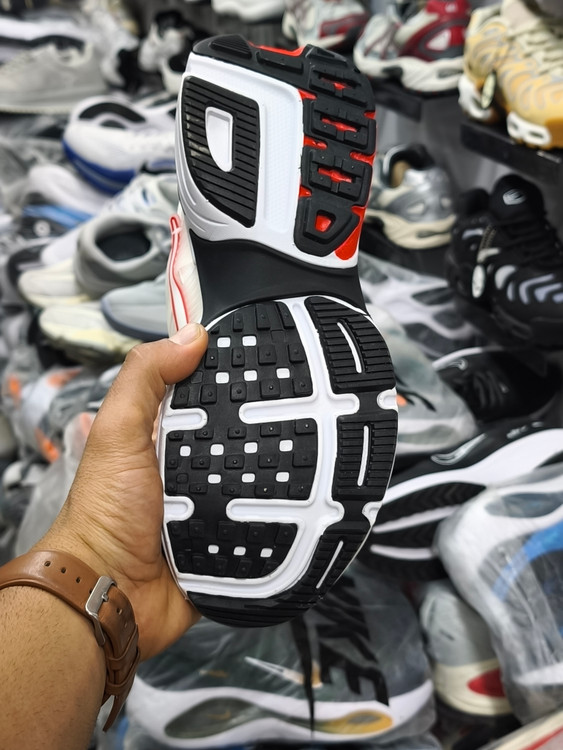 کتونی نایک وی تو کی /سایز 40 الی 45/Nike V2k Run/ فروش عمده و تک