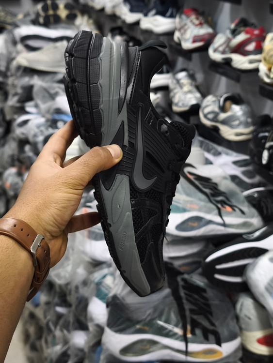 کتونی نایک وی تو کی /سایز 40 الی 45/Nike V2k Run/ فروش عمده و تک