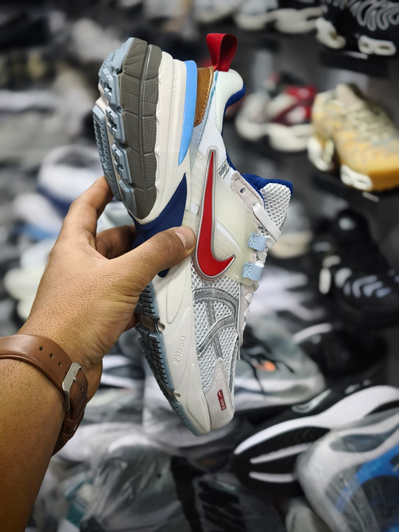 کتونی نایک وی تو کی /سایز 40 الی 45/Nike V2k Run/ فروش عمده و تک