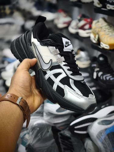 کتونی نایک وی تو کی /سایز 40 الی 45/Nike V2k Run/ فروش عمده و تک