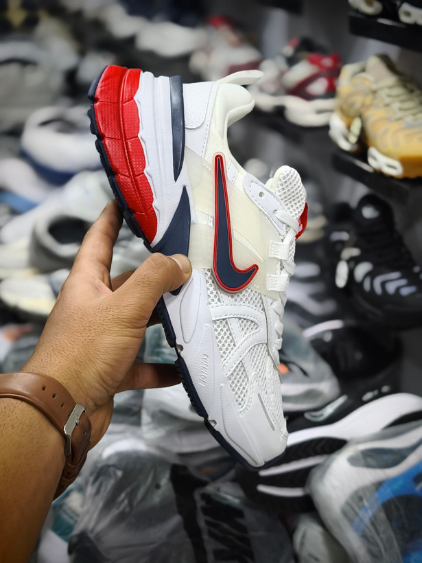 کتونی نایک وی تو کی /سایز 40 الی 45/Nike V2k Run/ فروش عمده و تک