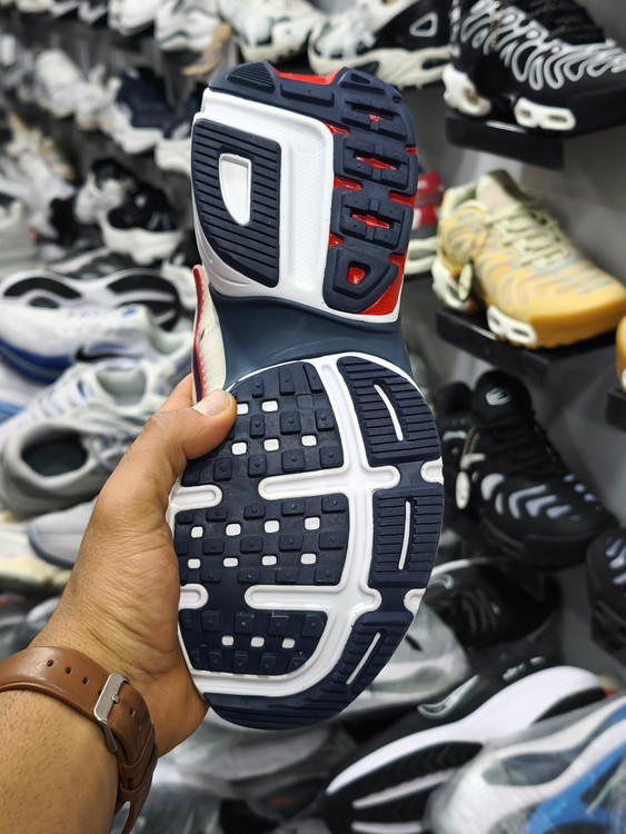 کتونی نایک وی تو کی /سایز 40 الی 45/Nike V2k Run/ فروش عمده و تک