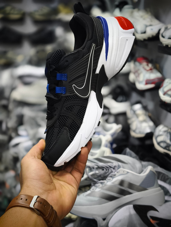 کتونی نایک وی تو کی /سایز 40 الی 45/Nike V2k Run/ فروش عمده و تک